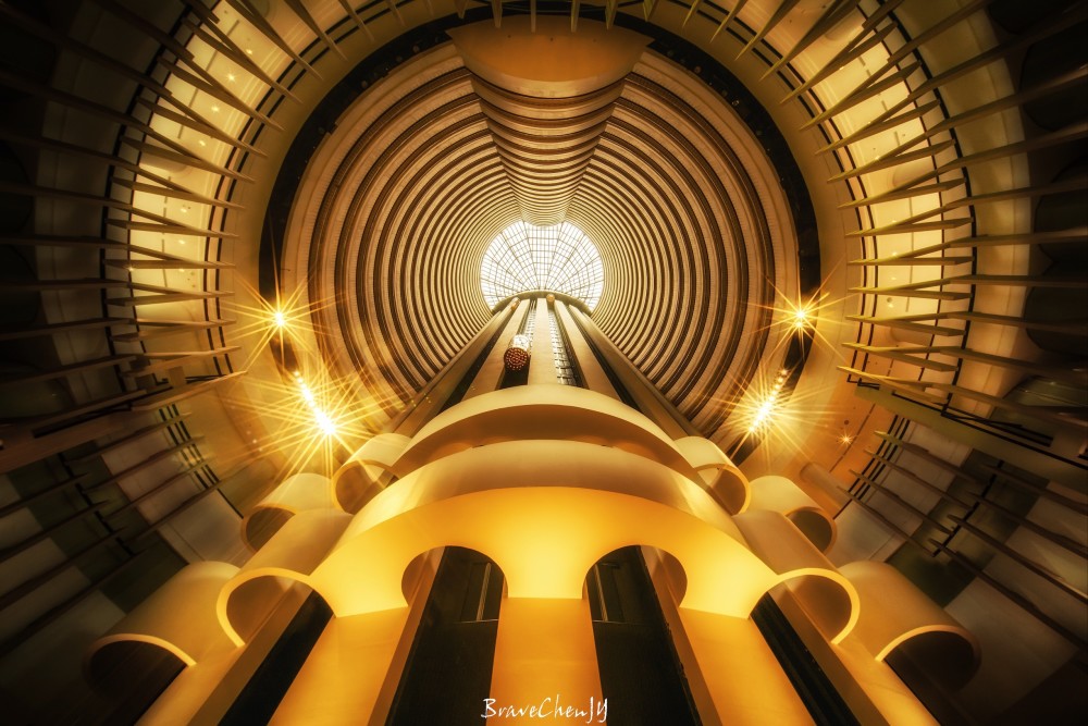 神態(tài)酷似范爺 《國(guó)戰(zhàn)紀(jì)元》補(bǔ)助卡牌意外走紅