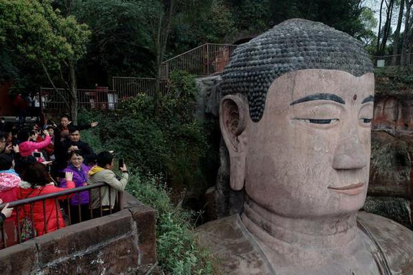 難以捕捉的勇士 《風(fēng)之旅團(tuán)》風(fēng)為羽翼動(dòng)作先行