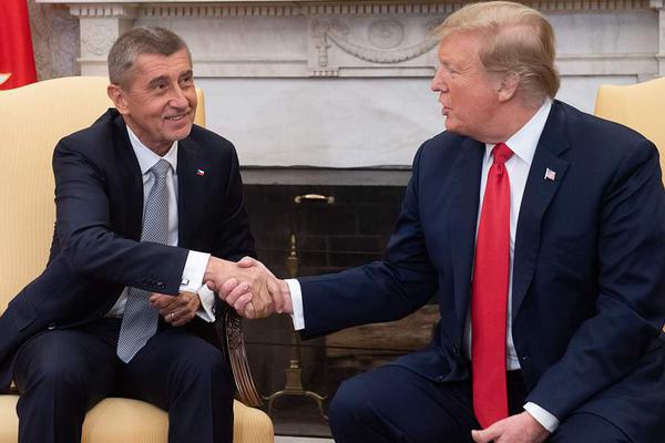 《御龍?jiān)谔焓钟巍沸侣殬I(yè)上線(xiàn) 家族試煉等你體驗(yàn)