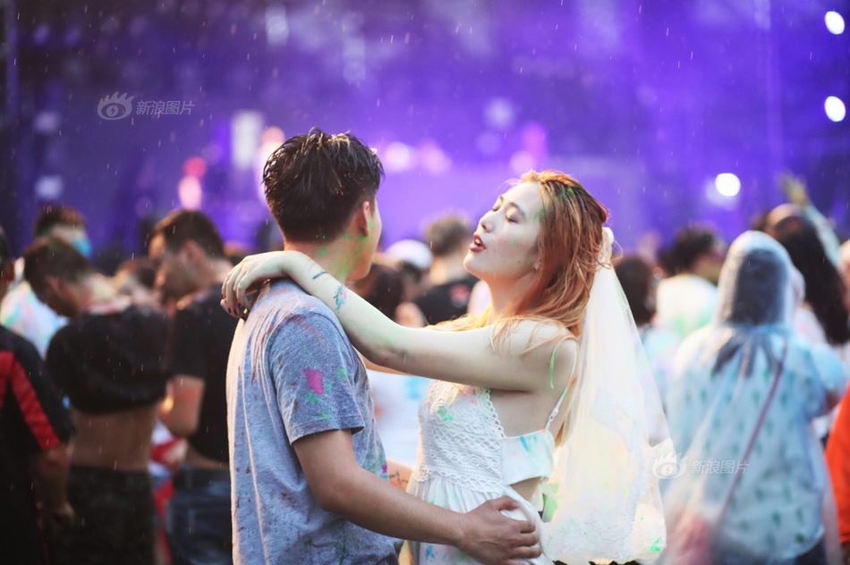 玩了就不想棄坑 《城與龍》安卓?jī)?nèi)測(cè)火爆